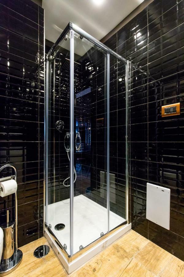 La Perla Nera Suites&happiness *
